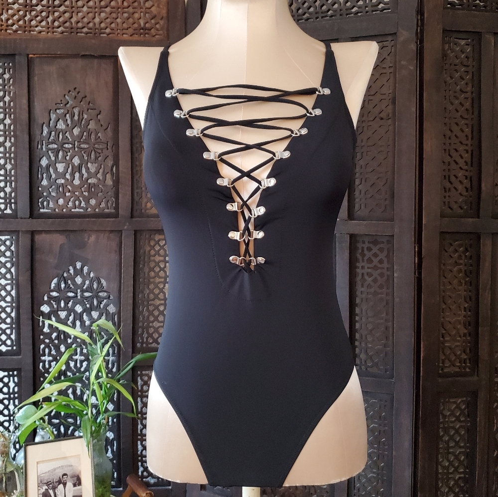 Good American lace up Plunge body suit sz 1